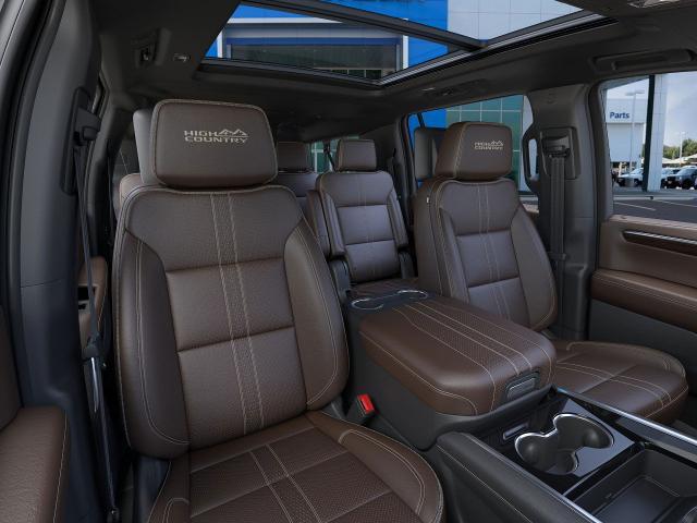 2025 Chevrolet Suburban Vehicle Photo in SELMA, TX 78154-1460