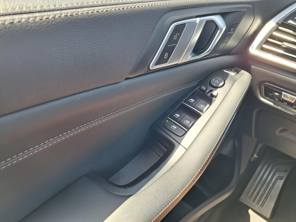 2023 BMW X5 photo 16 of 32