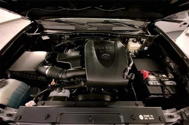 2018 Toyota Tacoma Vehicle Photo in Lees Summit, MO 64086