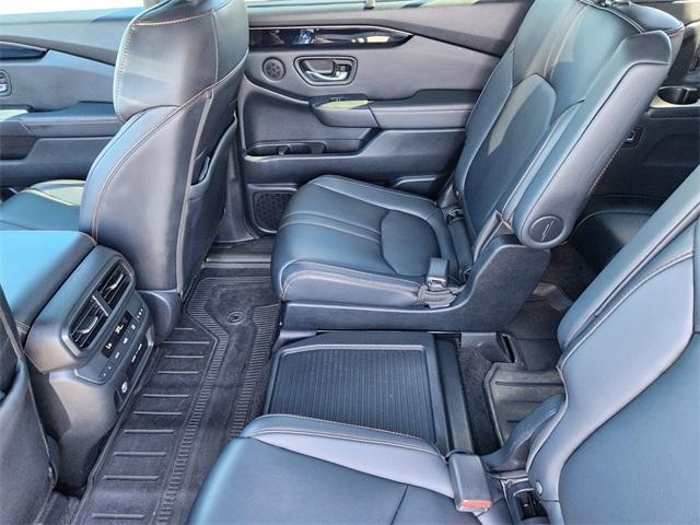 2023 Honda Pilot Vehicle Photo in AURORA, CO 80012-4011