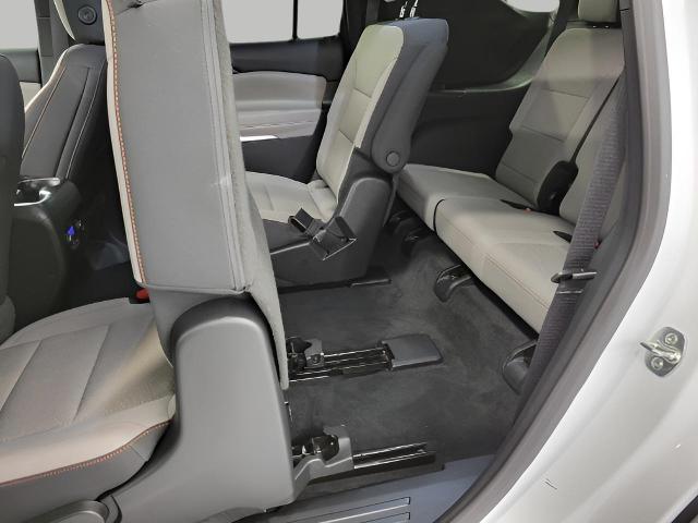 2025 Chevrolet Traverse Vehicle Photo in MANITOWOC, WI 54220-5838