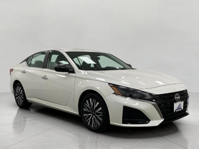 2025 Nissan Altima Vehicle Photo in Neenah, WI 54956