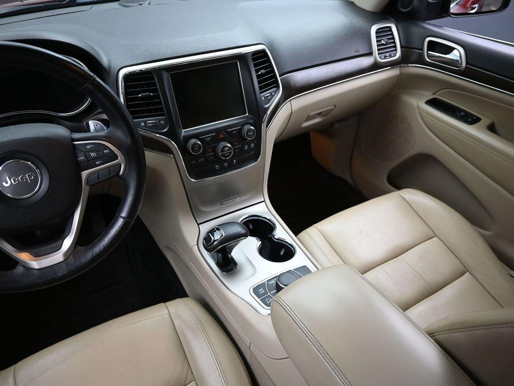 2014 Jeep Grand Cherokee Vehicle Photo in Marion, IA 52302