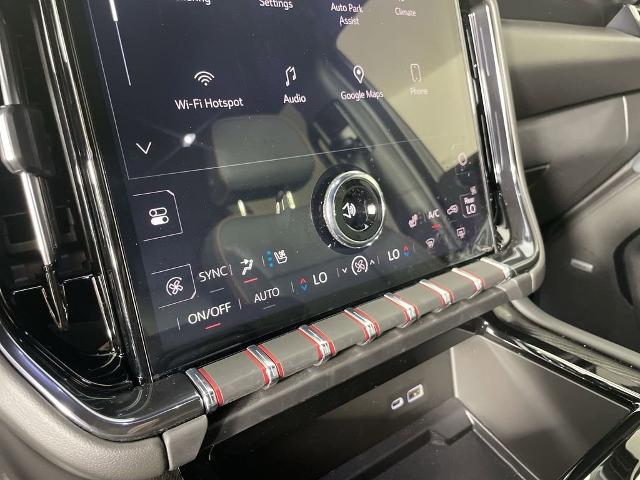 2025 GMC Yukon XL Vehicle Photo in GILBERT, AZ 85297-0402