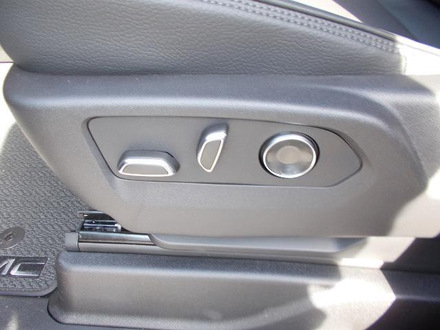 2026 GMC Yukon Vehicle Photo in LOWELL, MA 01852-4336