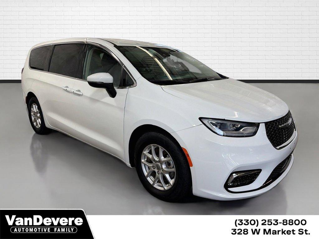 2023 Chrysler Pacifica Vehicle Photo in AKRON, OH 44303-2185