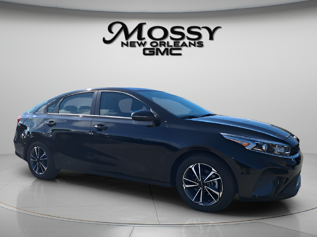 2024 Kia Forte photo 3 of 32