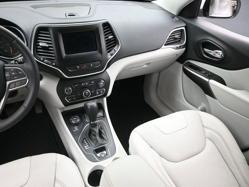 2021 Jeep Cherokee Vehicle Photo in Cedar Rapids, IA 52402