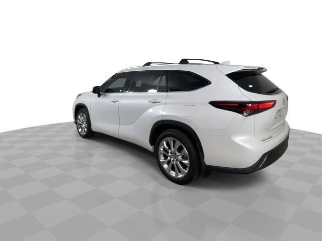 2024 Toyota Highlander Vehicle Photo in GILBERT, AZ 85297-0402