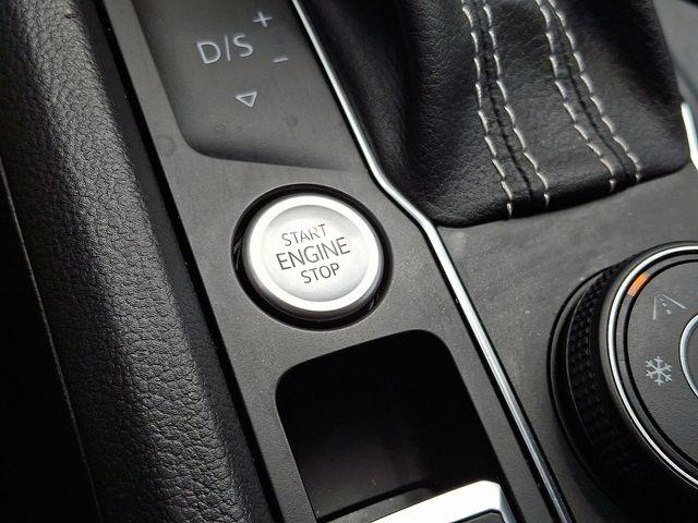 2021 Volkswagen Atlas Vehicle Photo in DANBURY, CT 06810-5034