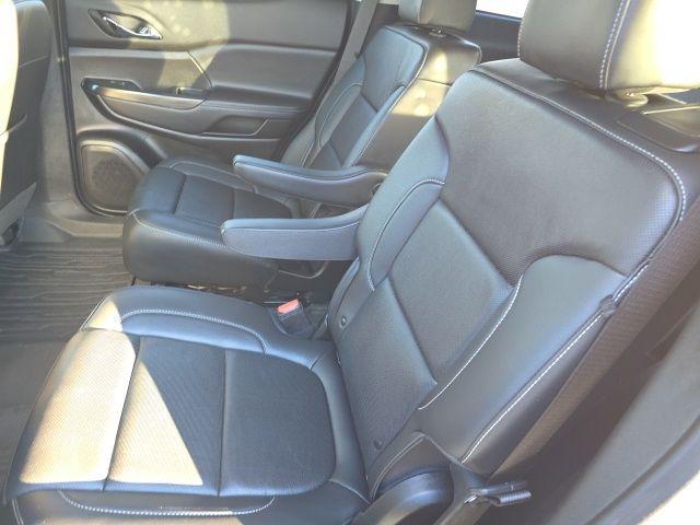 2023 GMC Acadia Vehicle Photo in Pleasant Hills, PA 15236