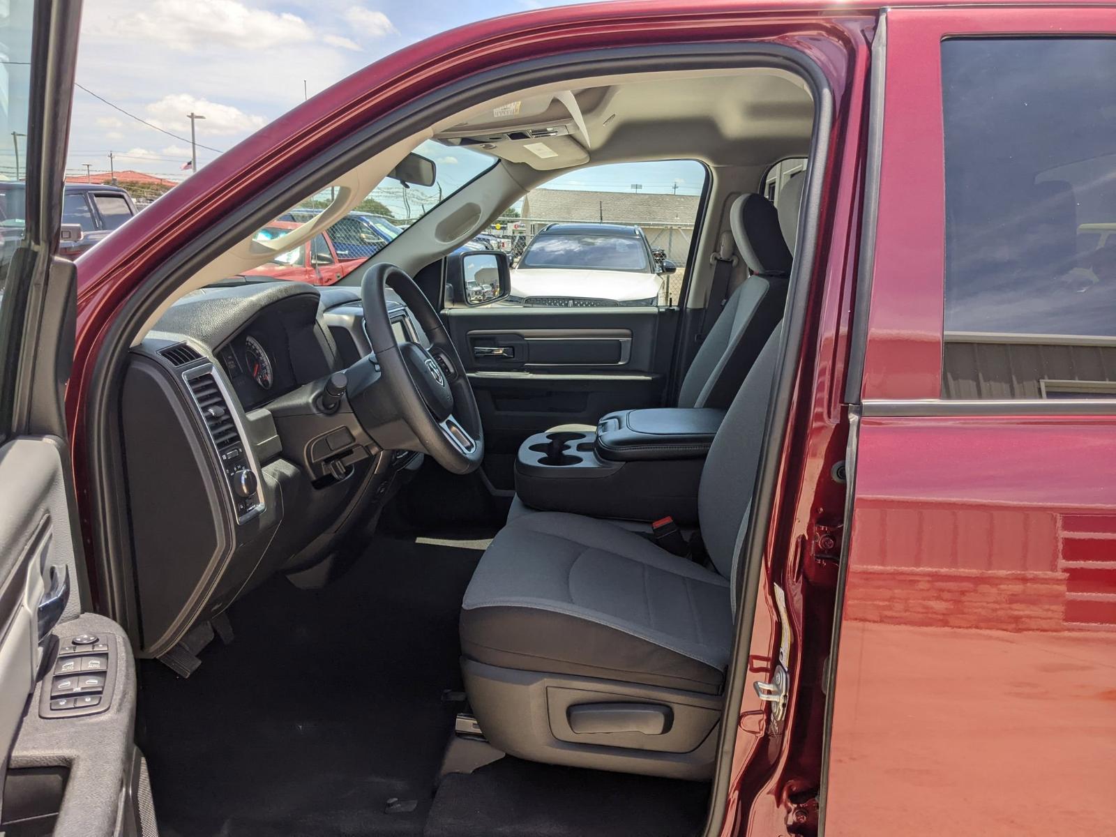2024 Ram 1500 Classic Vehicle Photo in Seguin, TX 78155