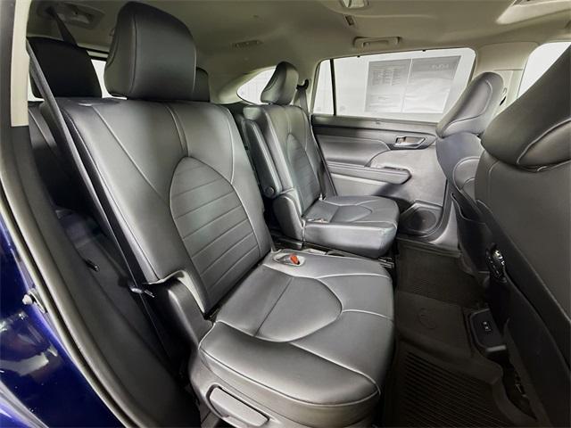2020 Toyota Highlander Vehicle Photo in Everett, WA 98204