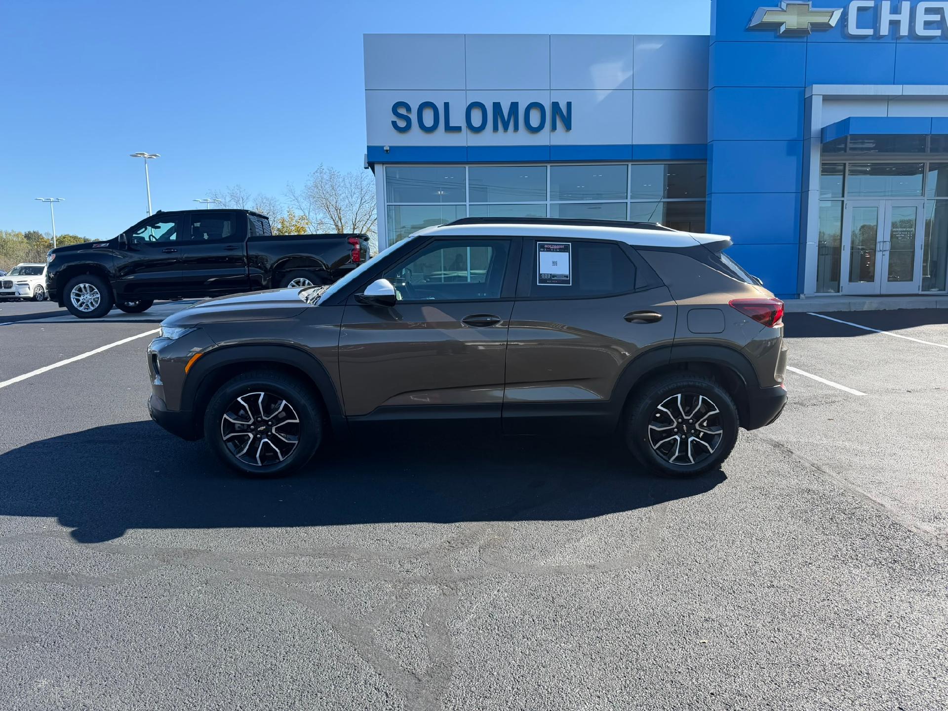 2021 Chevrolet Trailblazer photo 2 of 37