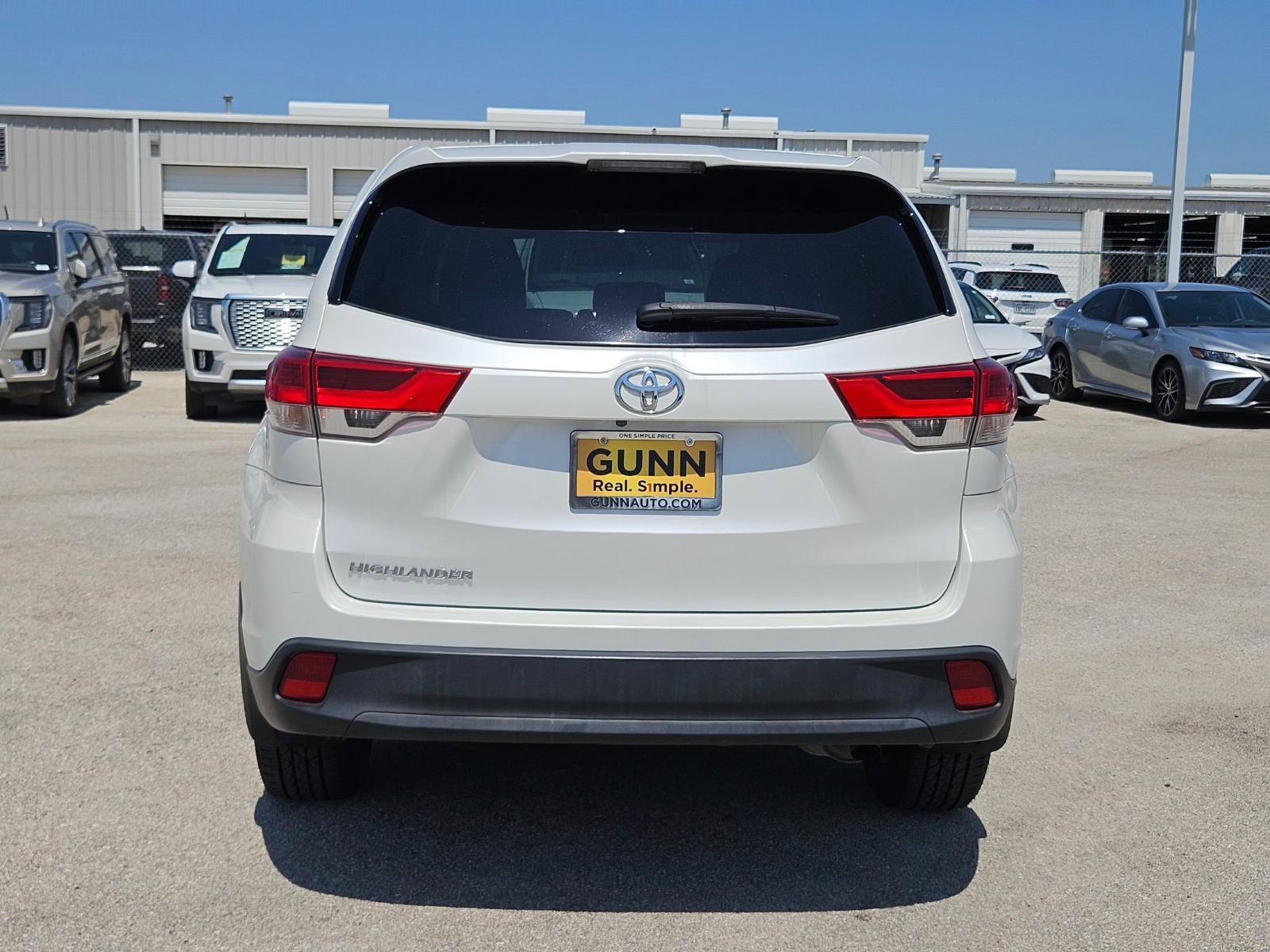 2019 Toyota Highlander Vehicle Photo in Seguin, TX 78155