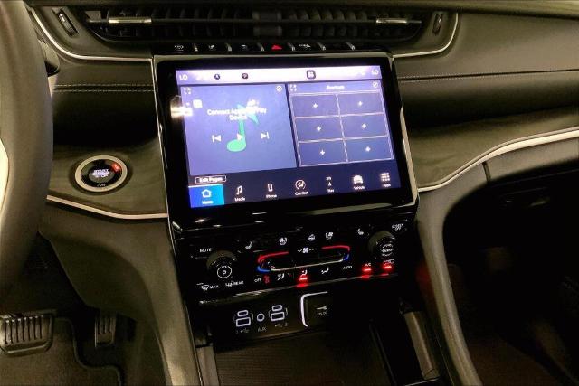 2024 Jeep Grand Cherokee L Vehicle Photo in Kansas City, MO 64114