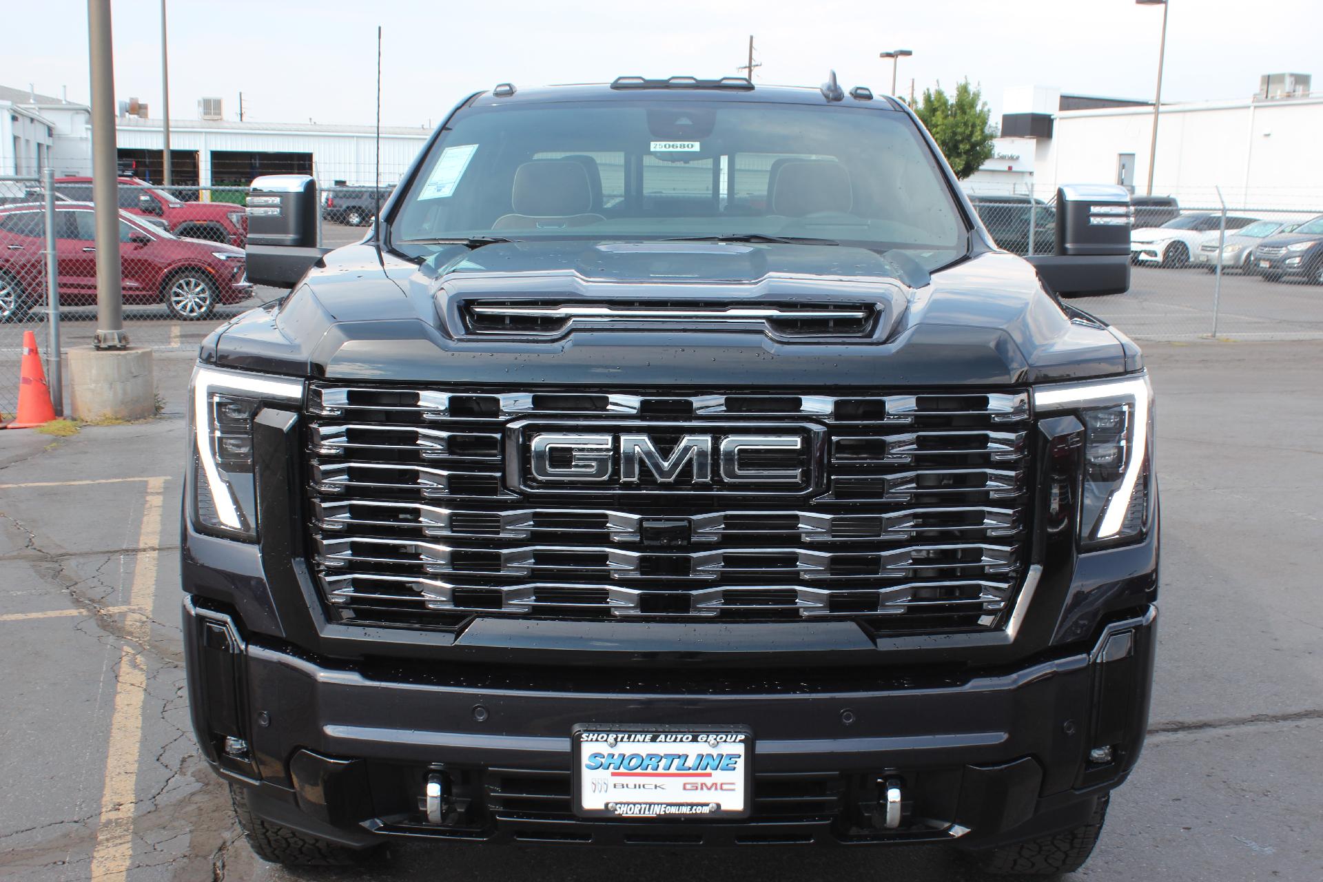 2025 GMC Sierra 2500 HD Vehicle Photo in AURORA, CO 80012-4011