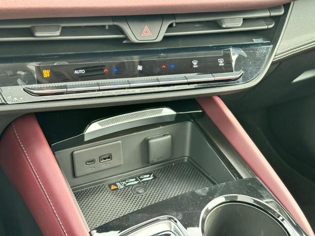2025 Buick Envision Vehicle Photo in COLUMBIA, MO 65203-3903