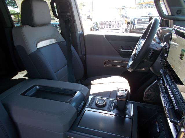 2025 GMC HUMMER EV Pickup Vehicle Photo in LOWELL, MA 01852-4336
