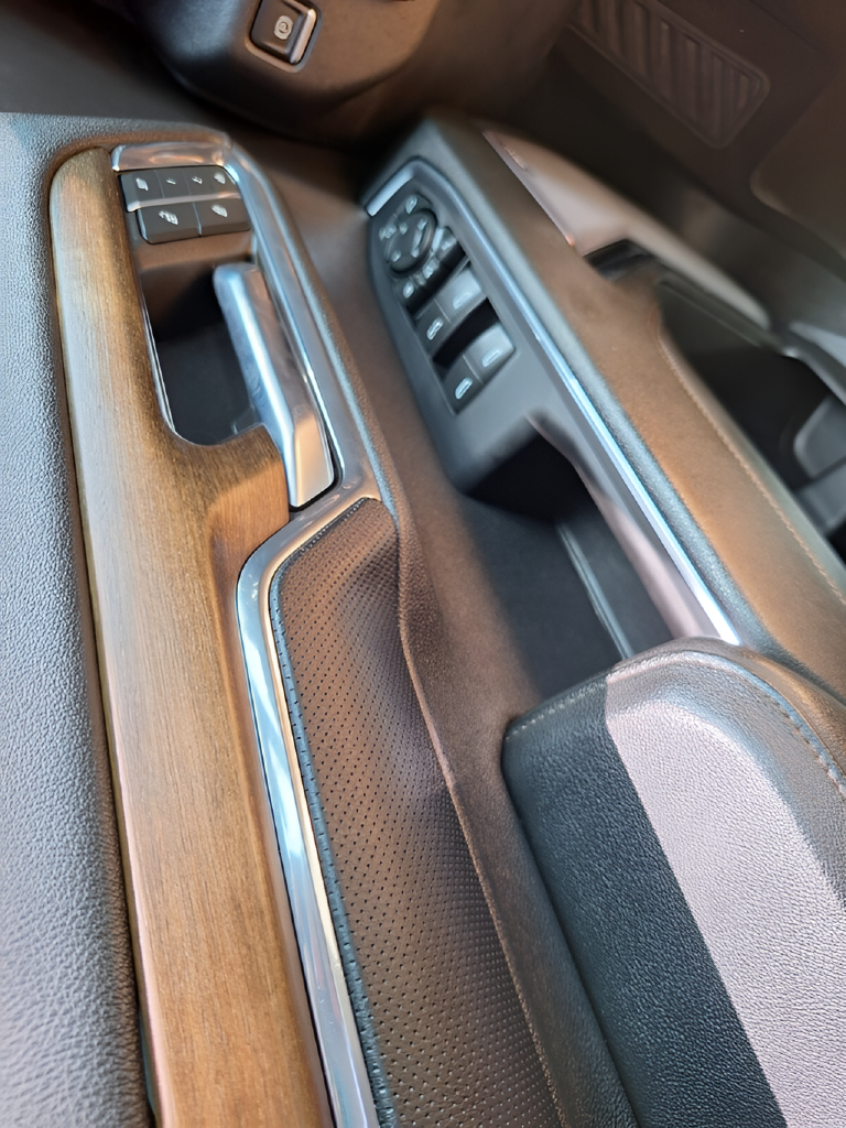 2024 Chevrolet Silverado 2500 HD photo 16 of 30