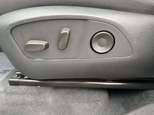 2025 GMC Acadia Vehicle Photo in LEOMINSTER, MA 01453-2952