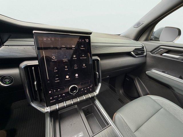 2024 GMC Acadia Vehicle Photo in LEOMINSTER, MA 01453-2952