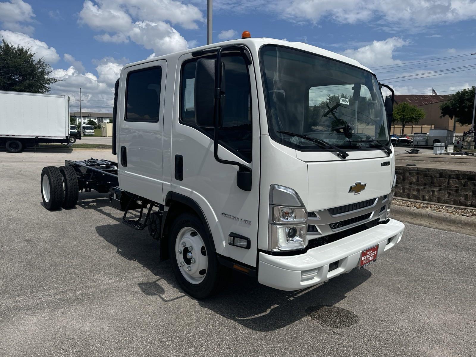 2025 Chevrolet Low Cab Forward 4500 Vehicle Photo in GEORGETOWN, TX 78626-7508