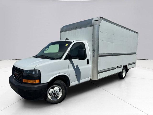 2019 GMC Savana Commercial Cutaway Vehicle Photo in LEOMINSTER, MA 01453-2952
