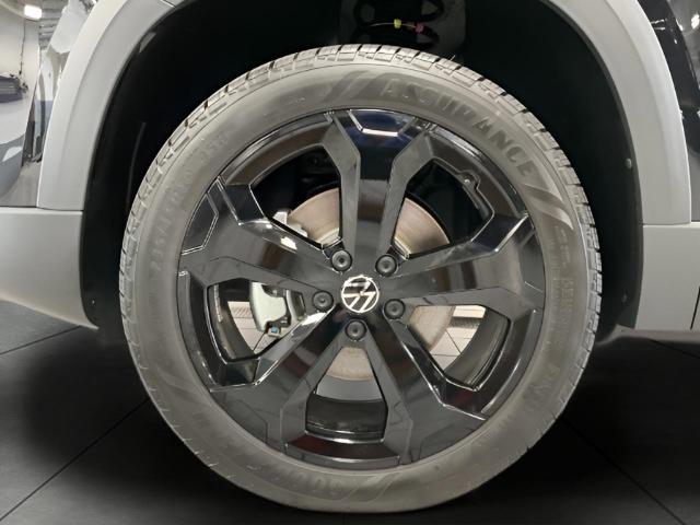 2025 Volkswagen Taos Vehicle Photo in Oshkosh, WI 54904