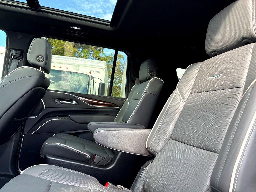 2024 Cadillac Escalade ESV Vehicle Photo in SAVANNAH, GA 31406-4513