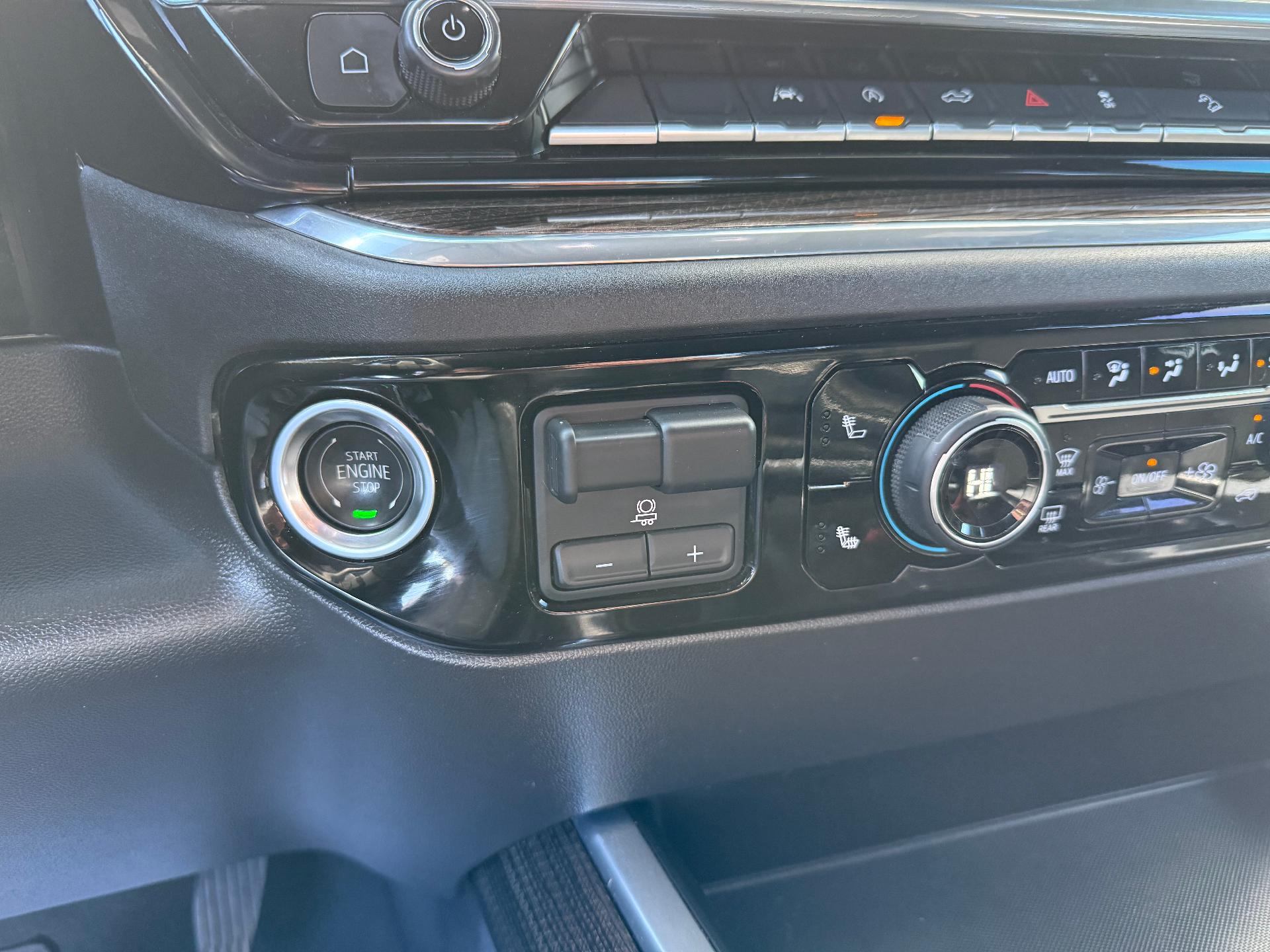 2025 Chevrolet Silverado 1500 photo 24 of 28