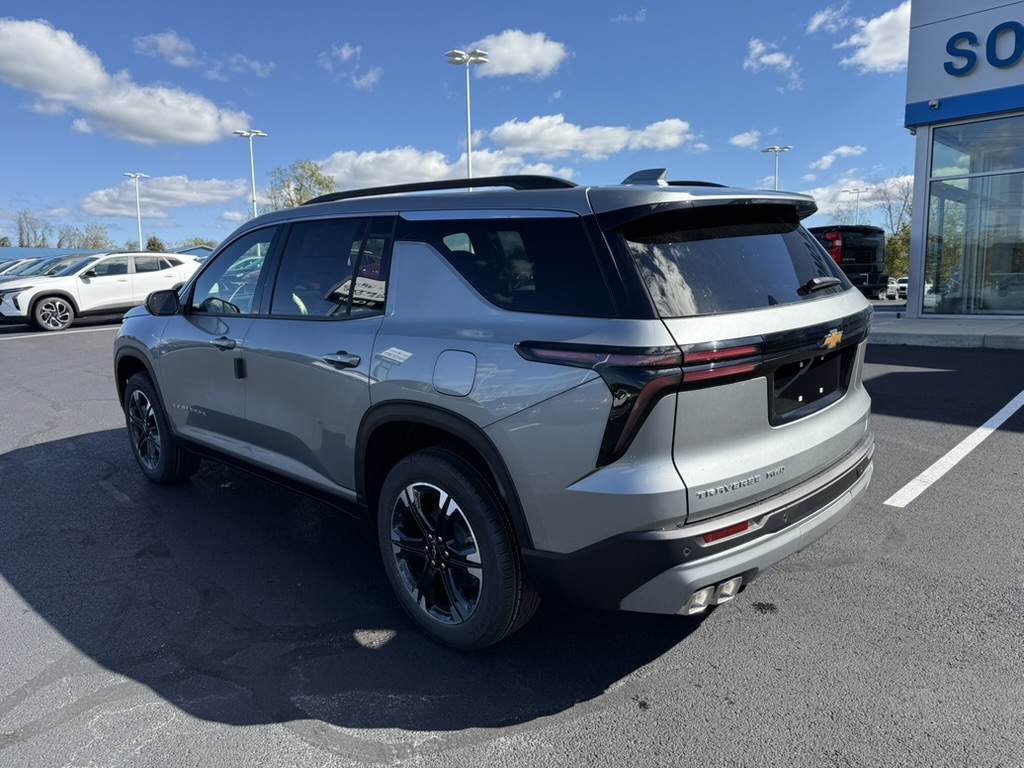 2027 Chevrolet Traverse photo 3 of 10