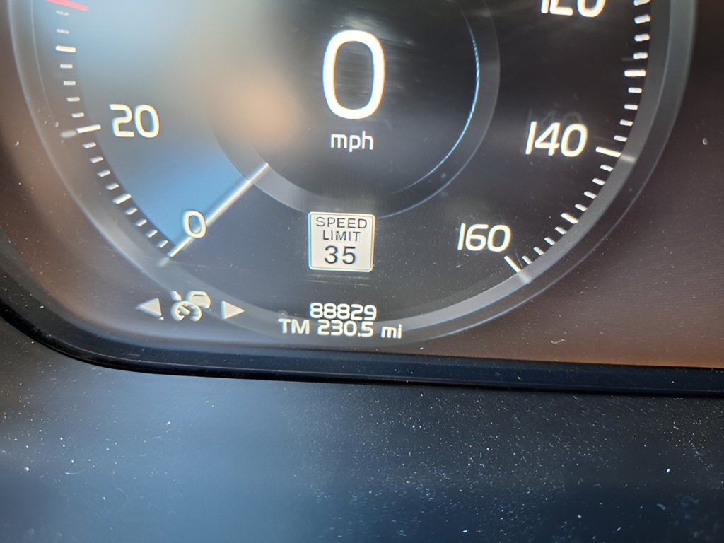 2017 Volvo XC90 photo 19 of 33