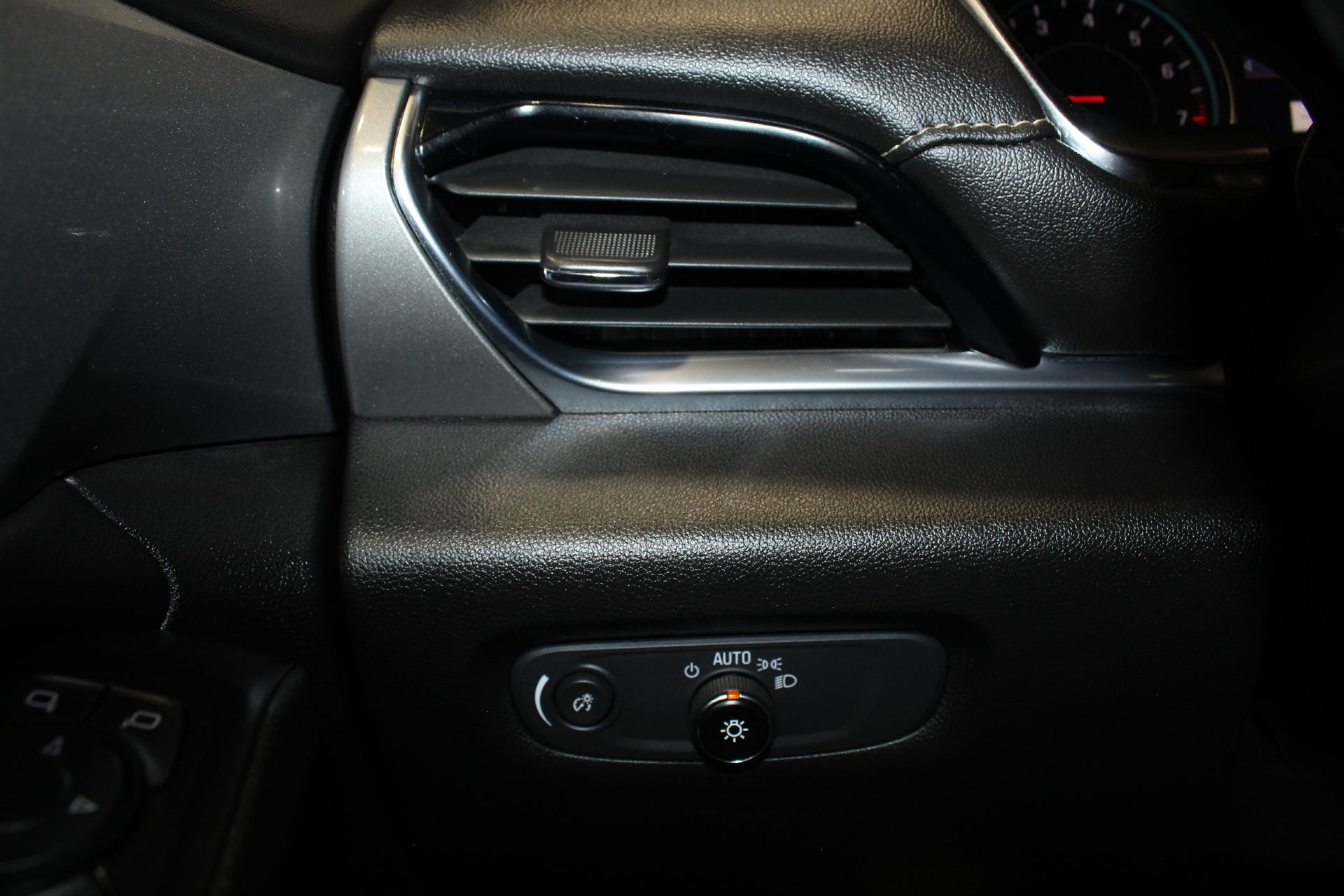 2023 Chevrolet Traverse Vehicle Photo in NORTHAMPTON, MA 01060-1120
