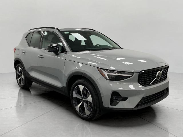 2026 Volvo XC40 Vehicle Photo in Neenah, WI 54956