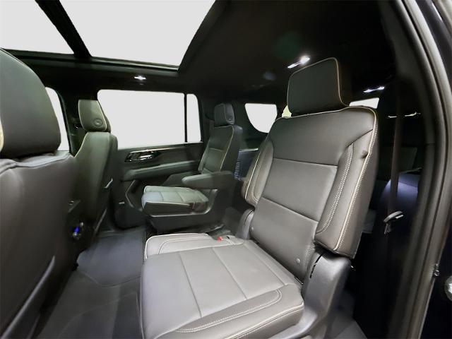 2025 Chevrolet Suburban Vehicle Photo in EVERETT, WA 98203-5662