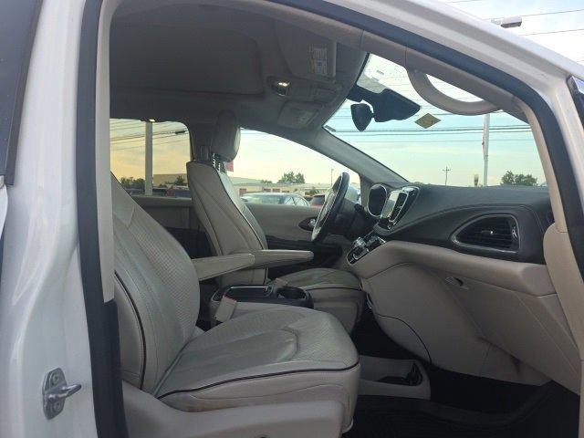 2017 Chrysler Pacifica Vehicle Photo in Harrisburg, PA 17111-1033