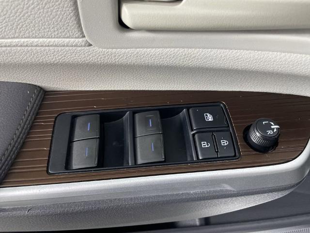 2021 Toyota Sienna Vehicle Photo in GILBERT, AZ 85297-0402