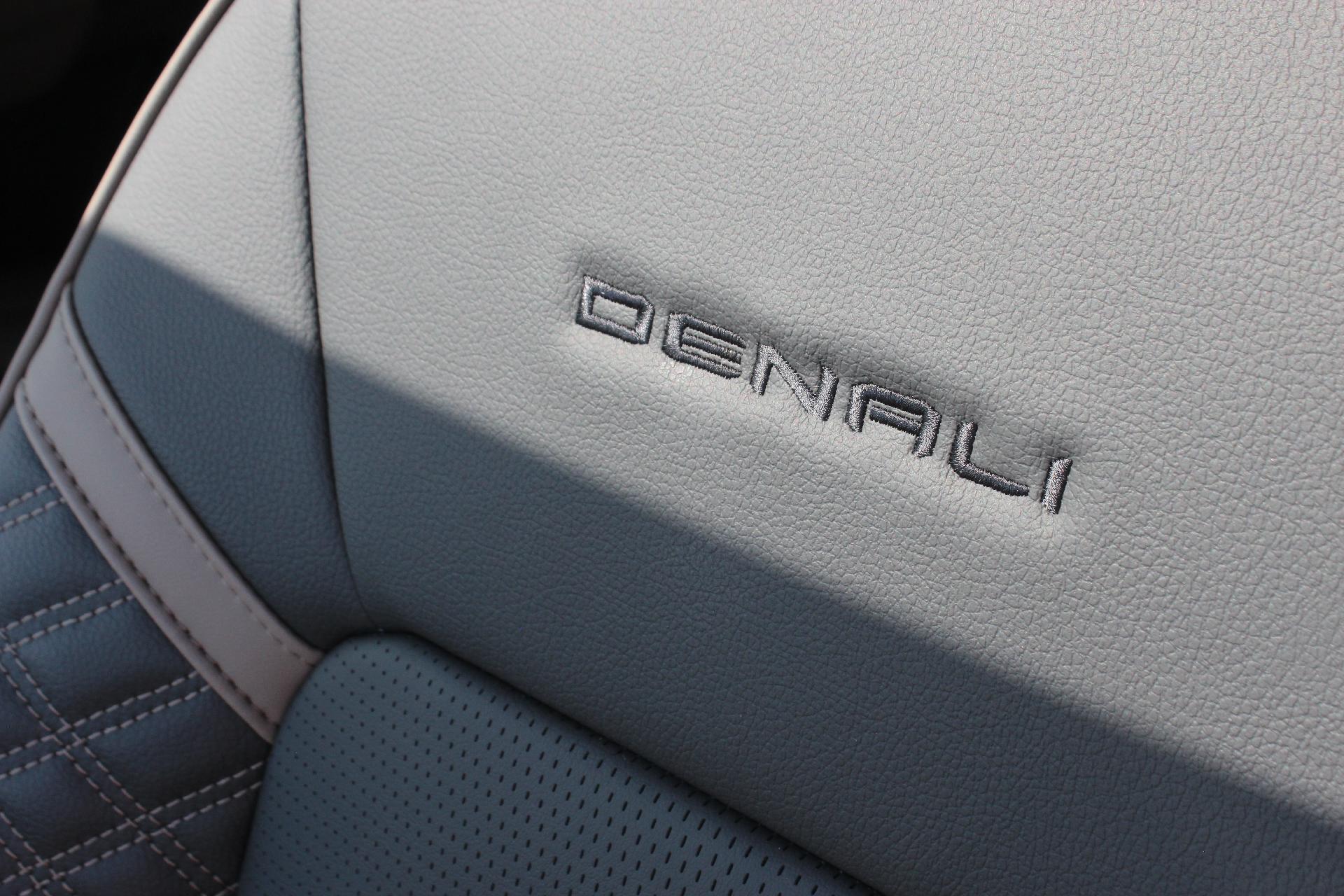 2025 GMC Canyon Vehicle Photo in AURORA, CO 80012-4011