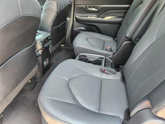 2024 Toyota Grand Highlander Vehicle Photo in DENTON, TX 76210-9321