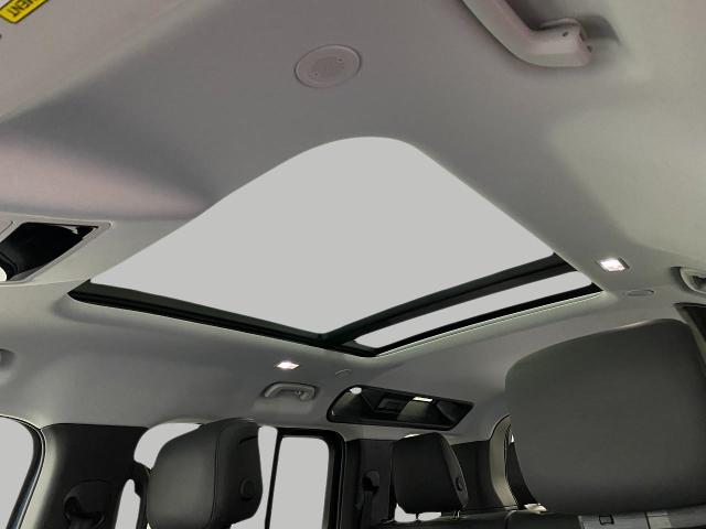 2025 Defender Vehicle Photo in Appleton, WI 54913