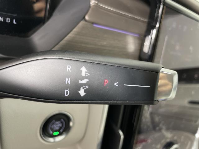2024 GMC Acadia Vehicle Photo in GILBERT, AZ 85297-0402