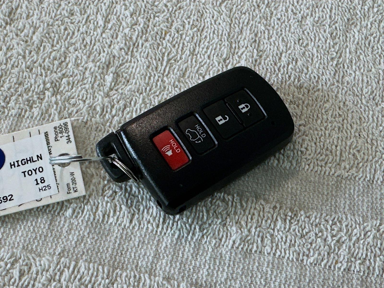 2018 Toyota Highlander Vehicle Photo in Langhorne, PA 19047