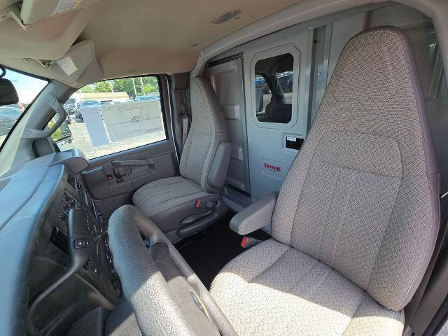 2025 Chevrolet Express Commercial Cutaway Vehicle Photo in INDEPENDENCE, MO 64055-1314
