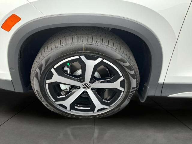 2025 Volkswagen Tiguan Vehicle Photo in Oshkosh, WI 54904