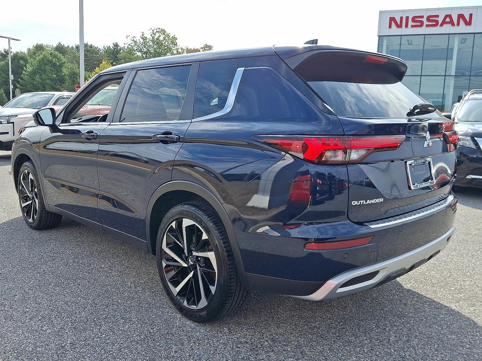 2022 Mitsubishi Outlander Vehicle Photo in Mechanicsburg, PA 17050-2306