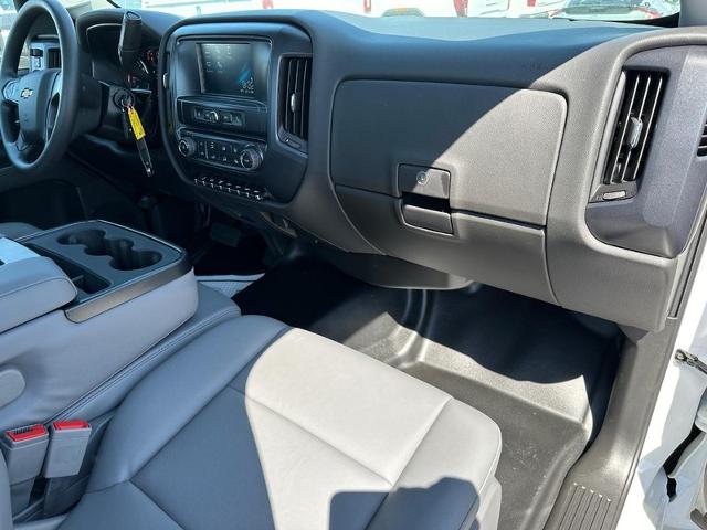 2023 Chevrolet Silverado 4500 HD Vehicle Photo in COLUMBIA, MO 65203-3903