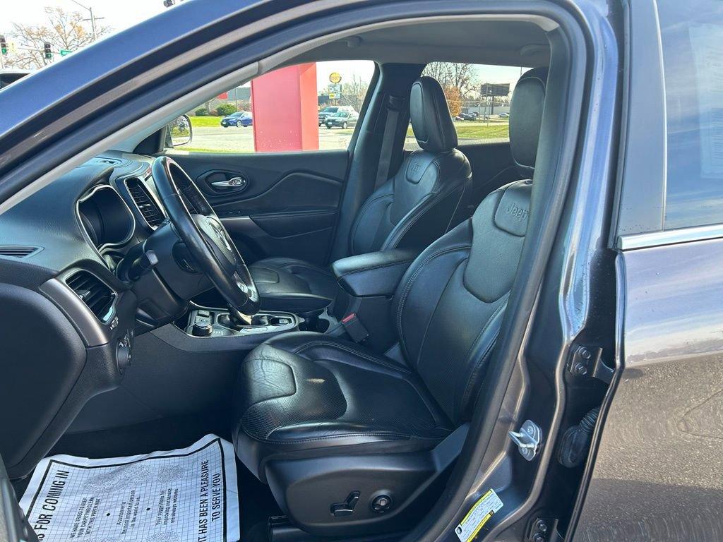 2019 Jeep Cherokee Vehicle Photo in Cedar Rapids, IA 52402