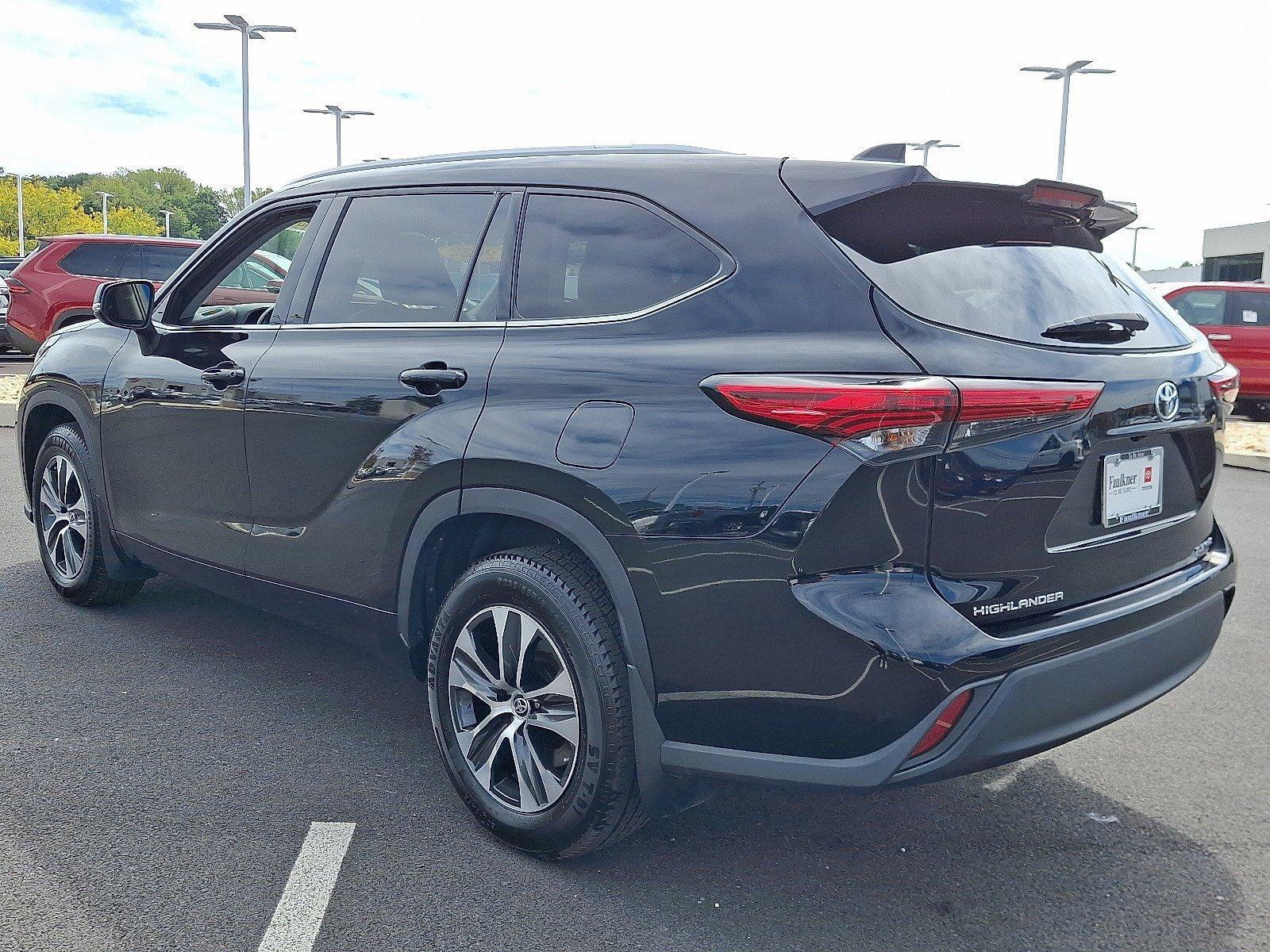 2022 Toyota Highlander Vehicle Photo in Harrisburg, PA 17111