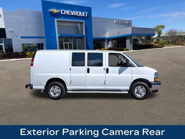 2024 Chevrolet Express Cargo 2500 Vehicle Photo in DANBURY, CT 06810-5034